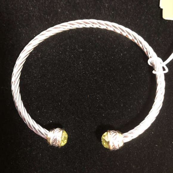 NWT Twisted Silver Bracelet with Peridot - Picture 8 of 8